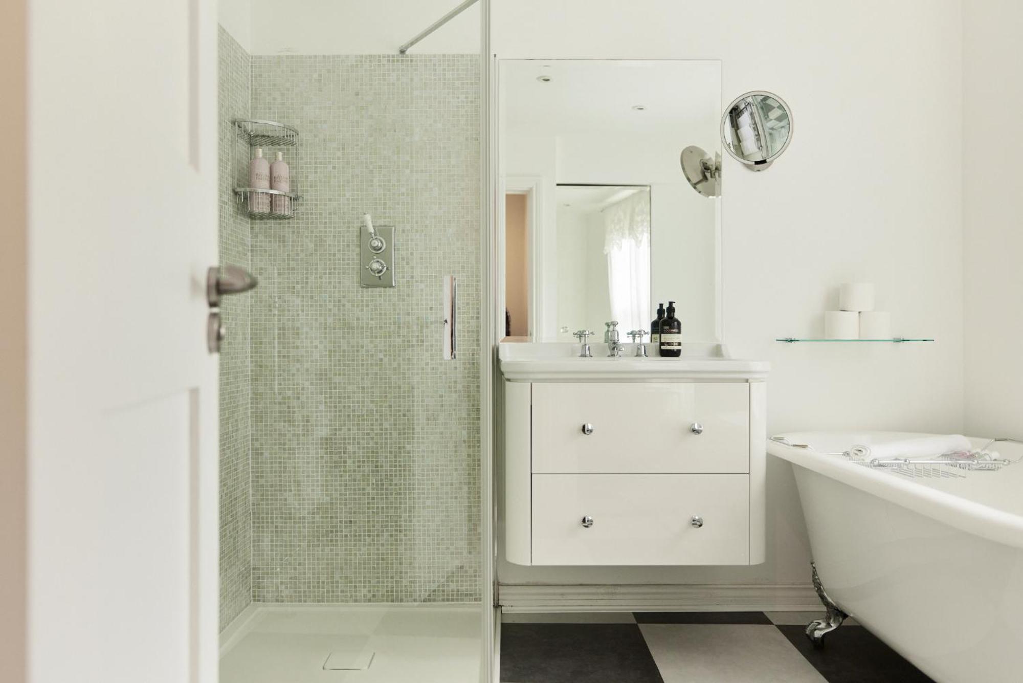 The Designers Suite Kensington - Stylish 1Bdr Flat ลอนดอน ภายนอก รูปภาพ