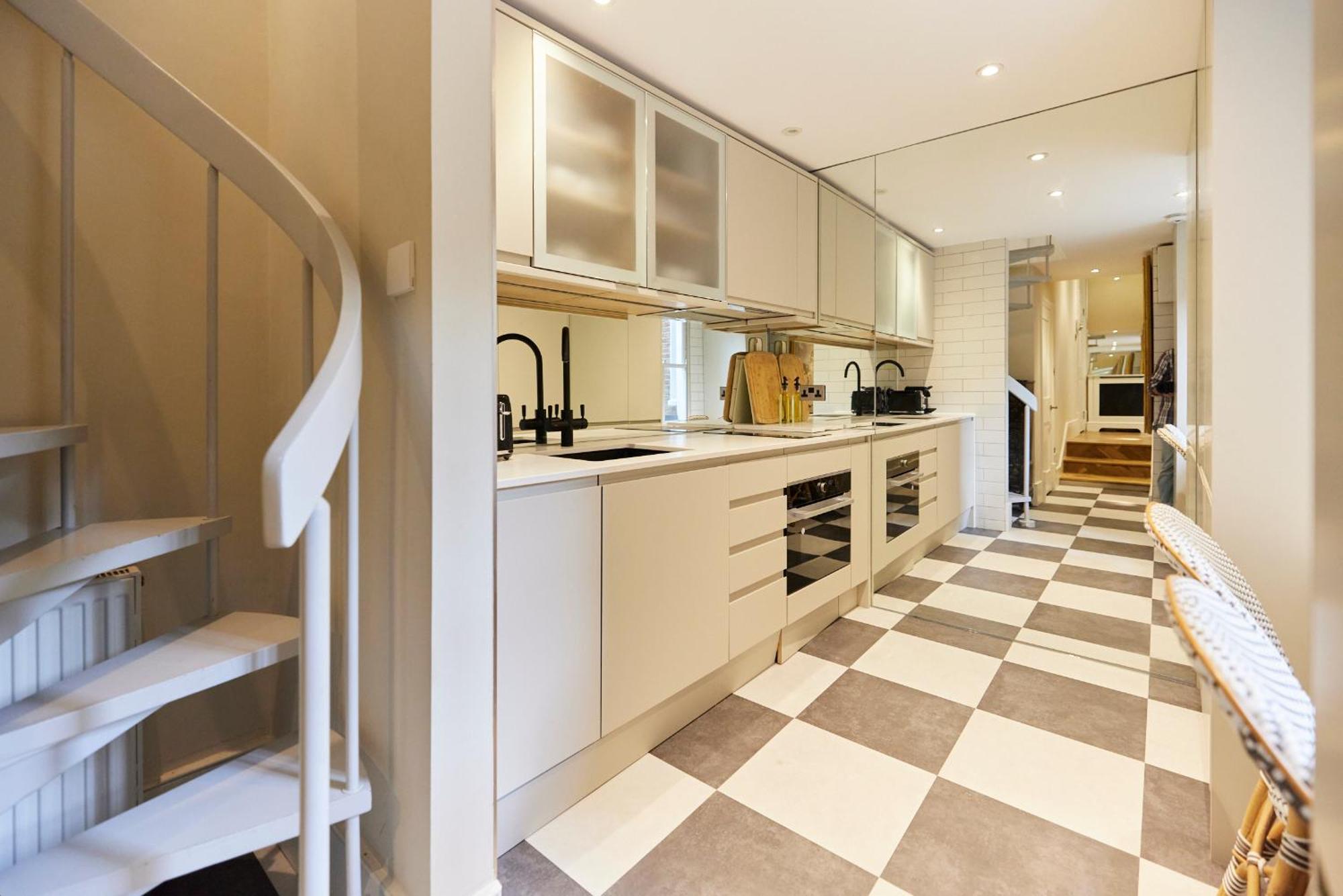 The Designers Suite Kensington - Stylish 1Bdr Flat ลอนดอน ภายนอก รูปภาพ