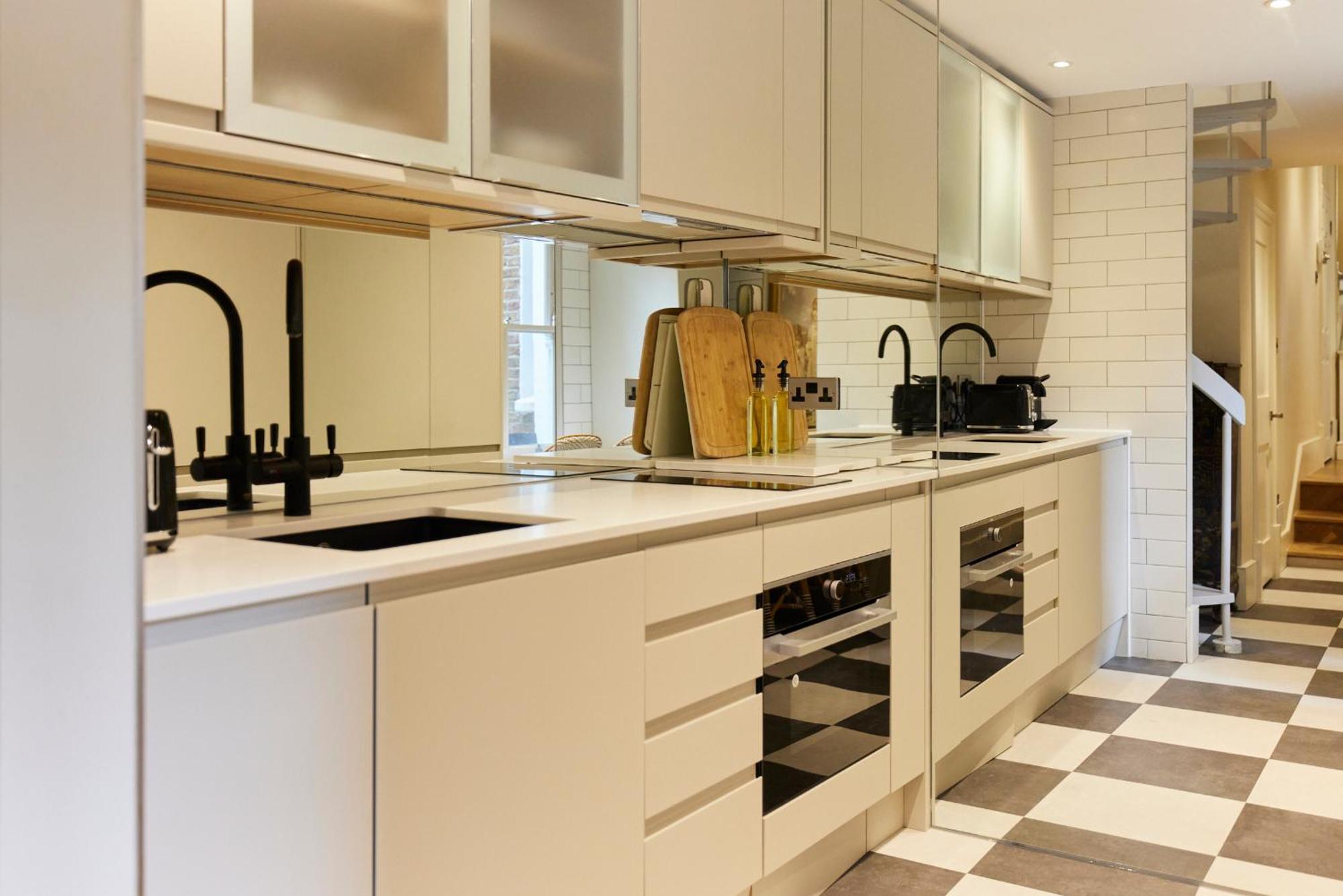The Designers Suite Kensington - Stylish 1Bdr Flat ลอนดอน ภายนอก รูปภาพ